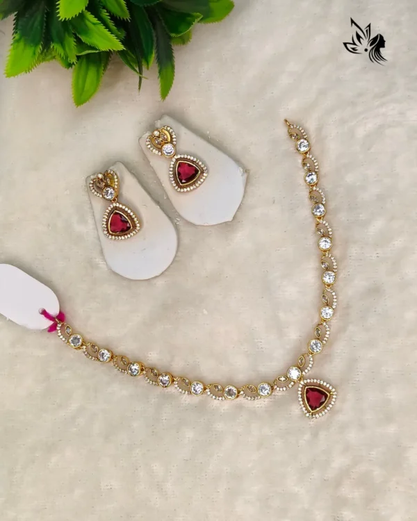 Traditional Temple Style Gold Necklace with Stones - Image 2